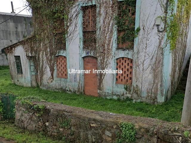 Casa independiente con finca a la venta en Serantes - Ferrol